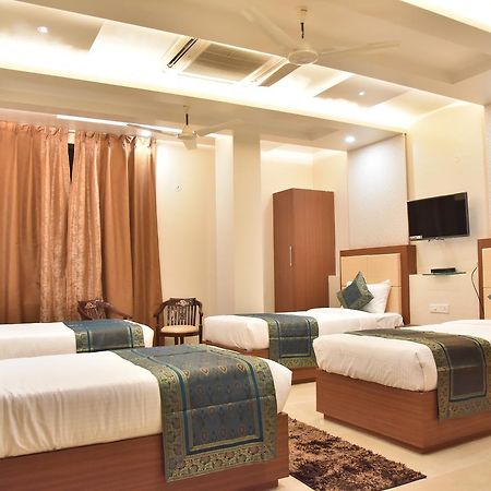 Hotel Rk Grand Varanasi Exterior foto
